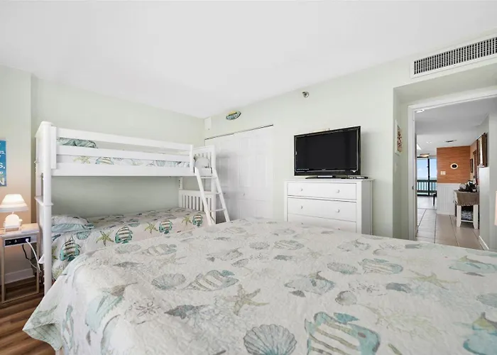 Beautiful 2 Bedroom Century I With I/d Pool