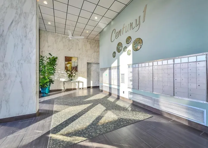 Beautiful 2 Bedroom Century I With I/d Pool